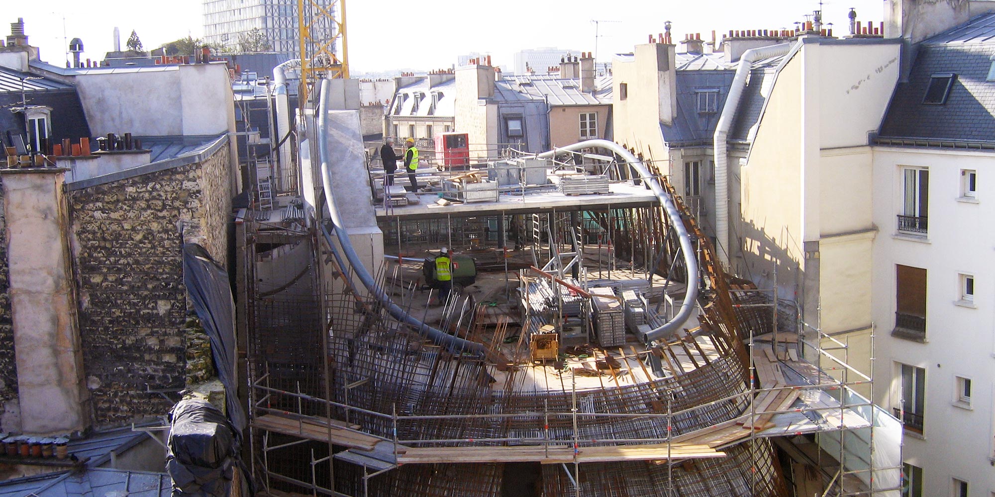 Photo du chantier de la Fondation Seydoux à Paris, bâtiment notable imaginé par Renzo Piano, aw-eck à l'Ingénierie structure phase EXE – Coque en béton projetée, modélisation éléments finis et calculs.